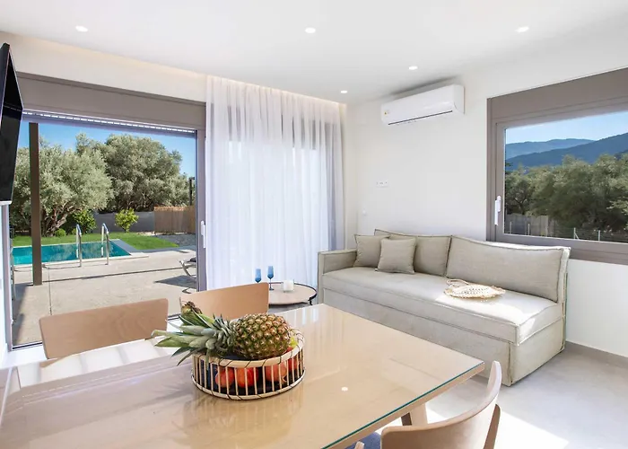 Averto Irene Villa *